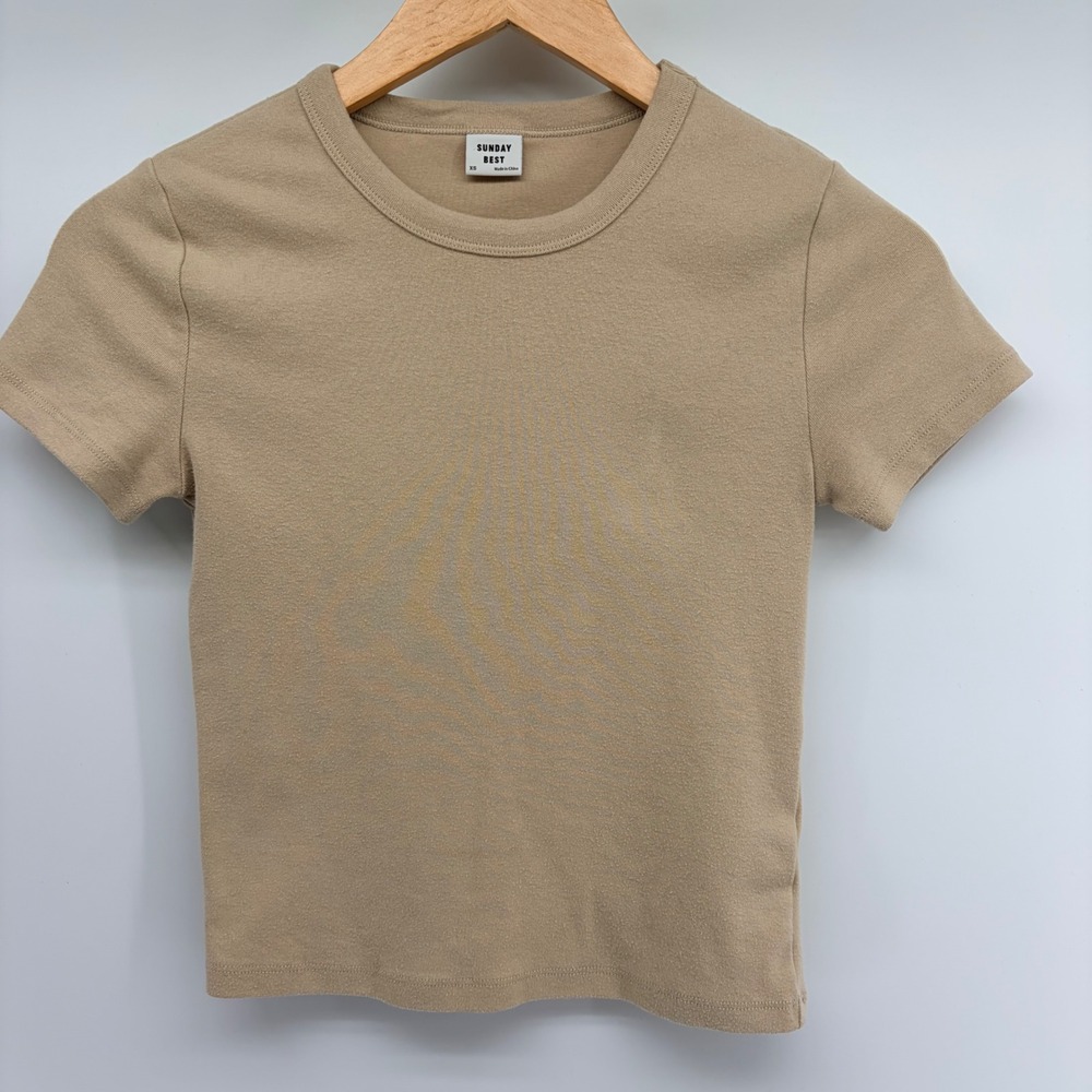 Sunday Best Aritzia T-Shirt Womens XS Tan Beige Short Sleeve Crew Neck Baby Tee